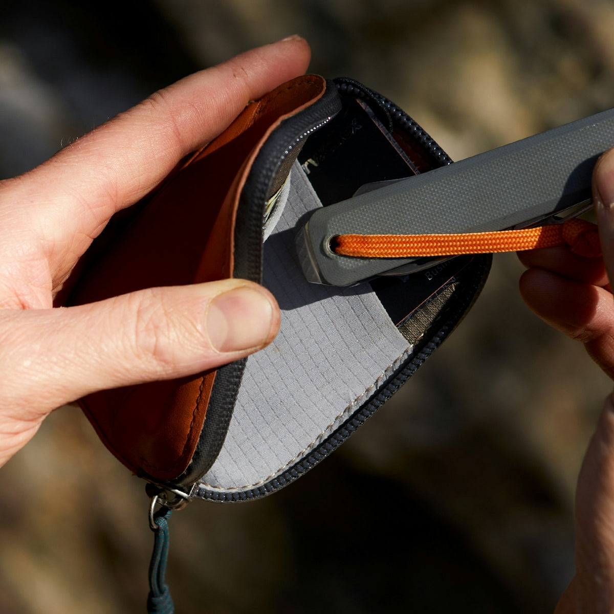 Venture Card Pocket - US 3603
