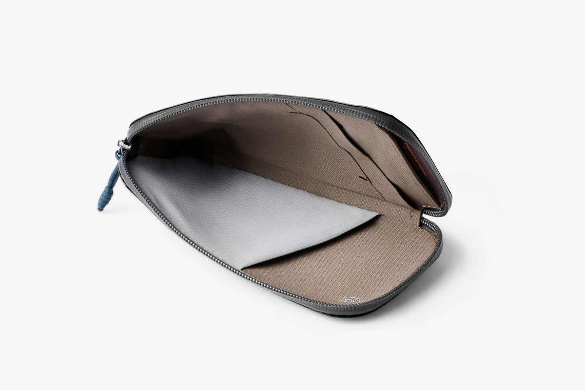 Venture Phone Pocket - US 8112