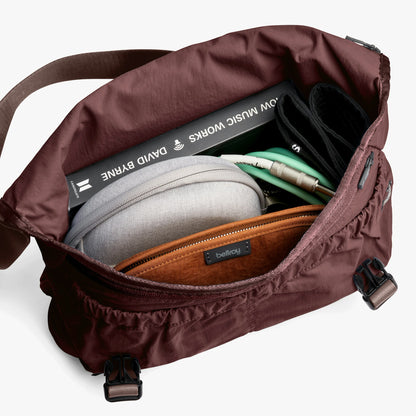 Cinch Messenger - US 9128