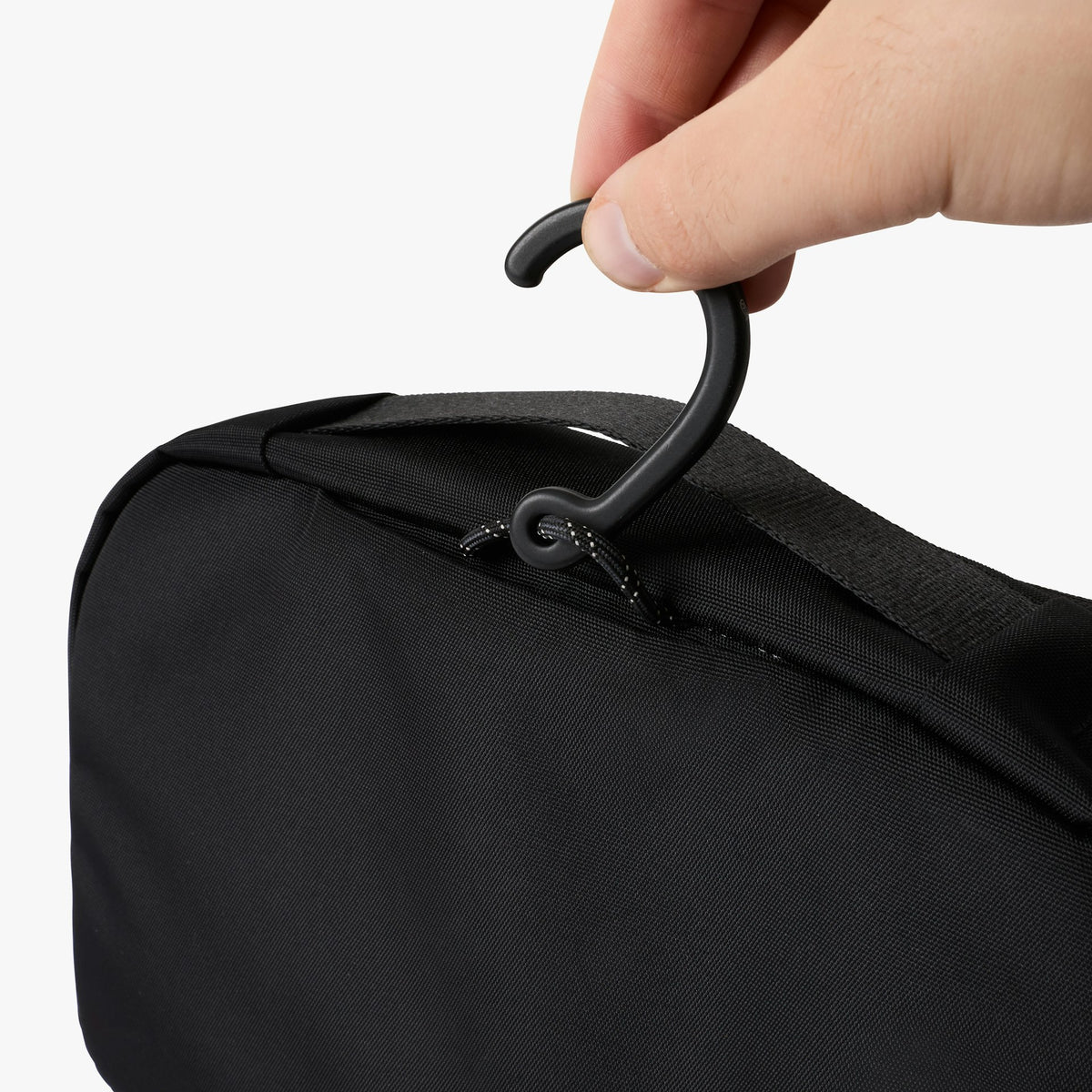 Hanging Toiletry Kit - US 3923