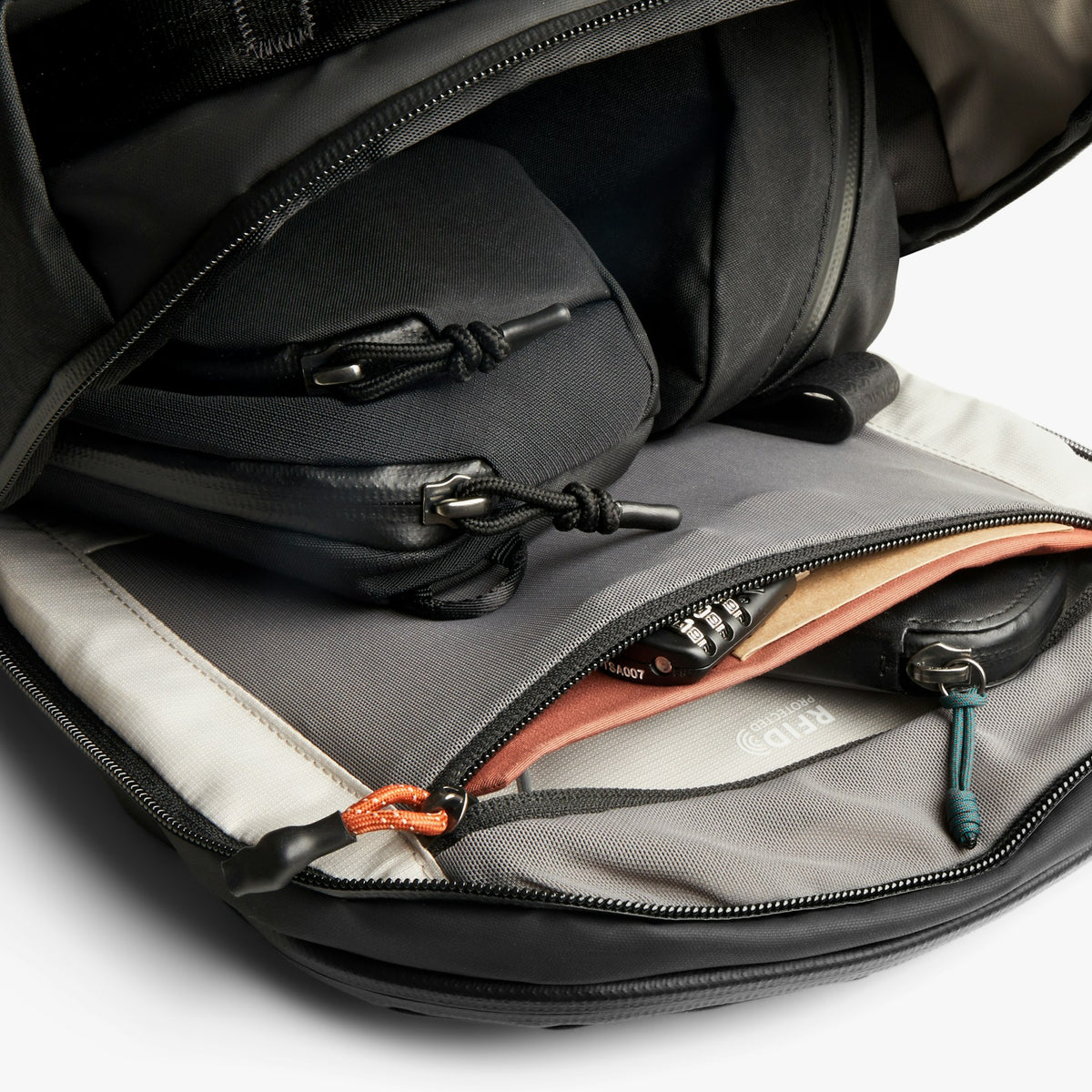 Venture Travel Pack 26L - US 3380