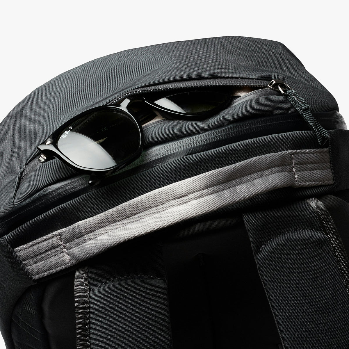 Via Backpack - US 8134
