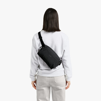 Carryology Essentials Sling - US 4593